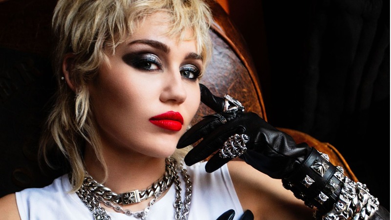 È uscito oggi “Plastic Hearts” il nuovo album di Miley Cyrus