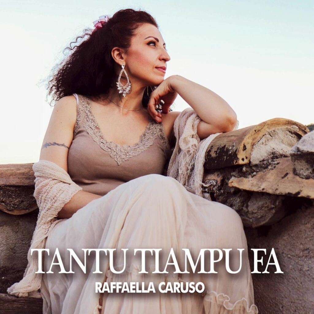 Raffaella Caruso omaggia le tradizioni della sua terra con il nuovo album "Tanto tiampu fa"