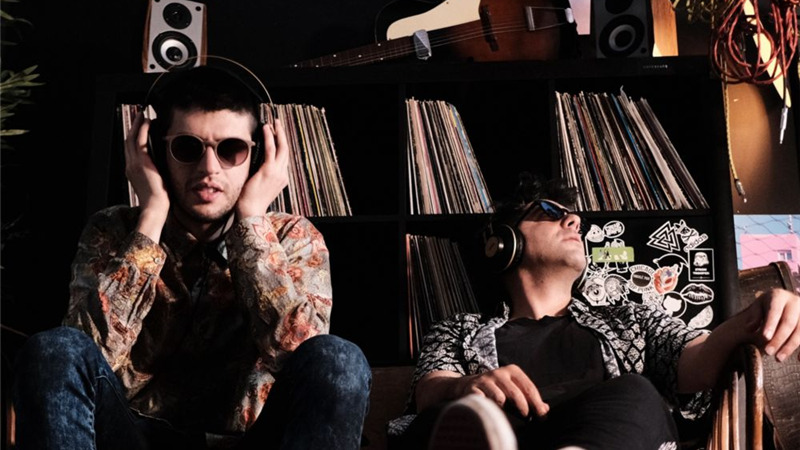 "Non spegnere la musica": il singolo d'esordio del duo elettro-pop Valvolize