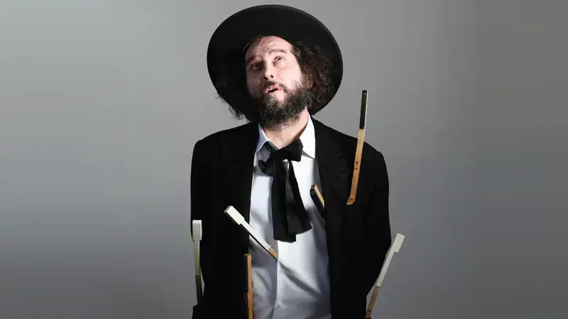 Vinicio Capossela in Tour: "Con i tasti che ci abbiamo"